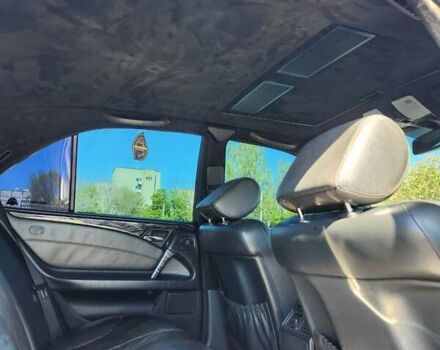 Черный Мерседес Е-Класс, объемом двигателя 5.5 л и пробегом 500 тыс. км за 20000 $, фото 18 на Automoto.ua