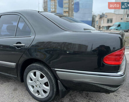 Черный Мерседес Е-Класс, объемом двигателя 3.2 л и пробегом 372 тыс. км за 4500 $, фото 25 на Automoto.ua
