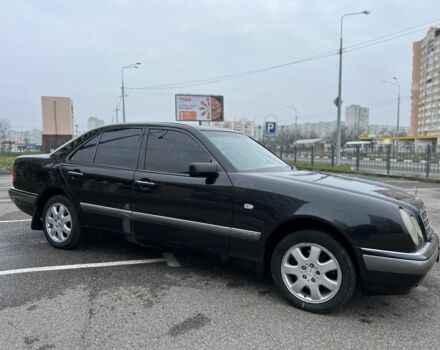 Черный Мерседес Е-Класс, объемом двигателя 3.2 л и пробегом 372 тыс. км за 4500 $, фото 12 на Automoto.ua