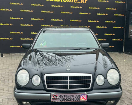 Черный Мерседес Е-Класс, объемом двигателя 2 л и пробегом 307 тыс. км за 4400 $, фото 1 на Automoto.ua