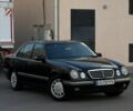Чорний Мерседес Е-Клас, об'ємом двигуна 2 л та пробігом 250 тис. км за 5000 $, фото 1 на Automoto.ua