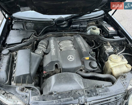 Черный Мерседес Е-Класс, объемом двигателя 3.2 л и пробегом 372 тыс. км за 4500 $, фото 42 на Automoto.ua