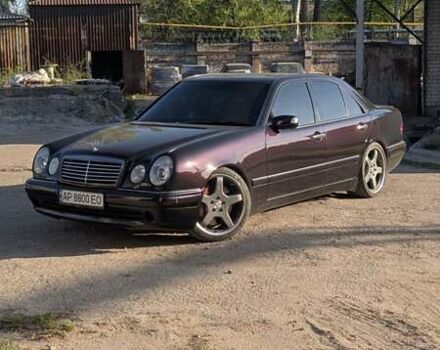 Черный Мерседес Е-Класс, объемом двигателя 5.5 л и пробегом 500 тыс. км за 20000 $, фото 7 на Automoto.ua