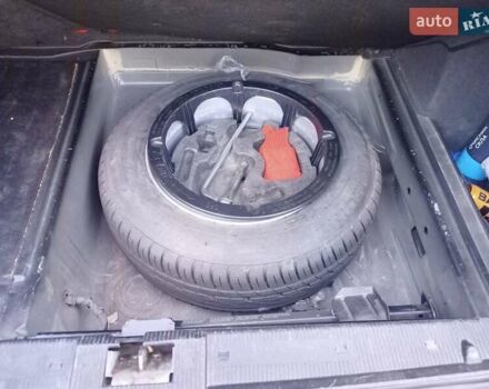 Чорний Мерседес Е-Клас, об'ємом двигуна 2 л та пробігом 312 тис. км за 4900 $, фото 8 на Automoto.ua