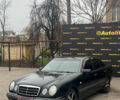 Чорний Мерседес Е-Клас, об'ємом двигуна 2 л та пробігом 307 тис. км за 3999 $, фото 2 на Automoto.ua