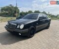 Черный Мерседес Е-Класс, объемом двигателя 2.4 л и пробегом 120 тыс. км за 8500 $, фото 1 на Automoto.ua
