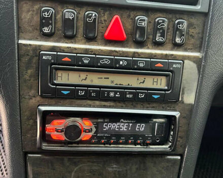 Черный Мерседес Е-Класс, объемом двигателя 3 л и пробегом 580 тыс. км за 3350 $, фото 7 на Automoto.ua