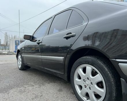 Черный Мерседес Е-Класс, объемом двигателя 3.2 л и пробегом 372 тыс. км за 4500 $, фото 6 на Automoto.ua