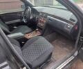 Черный Мерседес Е-Класс, объемом двигателя 2.4 л и пробегом 300 тыс. км за 2300 $, фото 5 на Automoto.ua