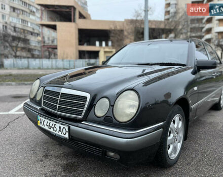 Черный Мерседес Е-Класс, объемом двигателя 3.2 л и пробегом 372 тыс. км за 4500 $, фото 23 на Automoto.ua