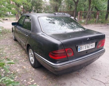 Чорний Мерседес Е-Клас, об'ємом двигуна 2.2 л та пробігом 480 тис. км за 2900 $, фото 4 на Automoto.ua