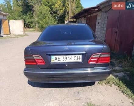 Черный Мерседес Е-Класс, объемом двигателя 2.8 л и пробегом 407 тыс. км за 4400 $, фото 2 на Automoto.ua