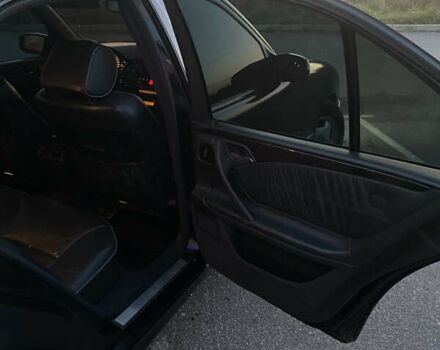 Чорний Мерседес Е-Клас, об'ємом двигуна 3.22 л та пробігом 395 тис. км за 4450 $, фото 21 на Automoto.ua