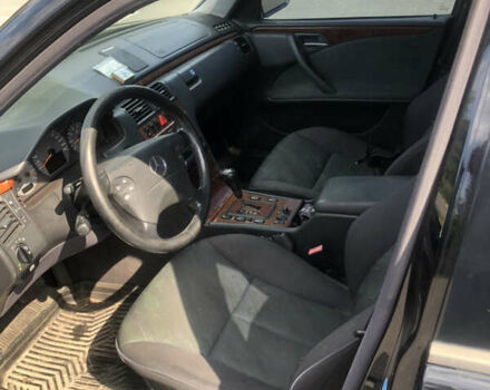 Черный Мерседес Е-Класс, объемом двигателя 2.8 л и пробегом 256 тыс. км за 2999 $, фото 7 на Automoto.ua