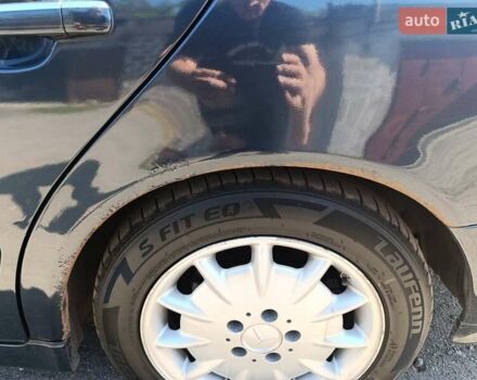 Черный Мерседес Е-Класс, объемом двигателя 2.8 л и пробегом 407 тыс. км за 4400 $, фото 13 на Automoto.ua