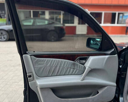 Черный Мерседес Е-Класс, объемом двигателя 4.3 л и пробегом 200 тыс. км за 3999 $, фото 10 на Automoto.ua