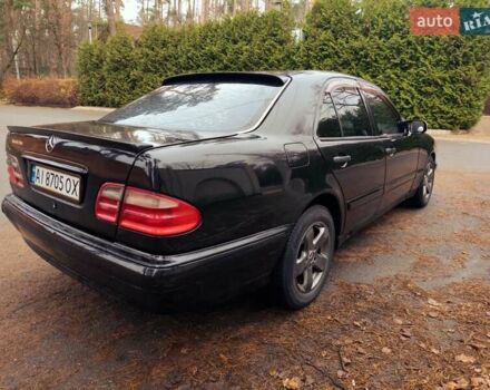 Черный Мерседес Е-Класс, объемом двигателя 2.4 л и пробегом 380 тыс. км за 2999 $, фото 7 на Automoto.ua