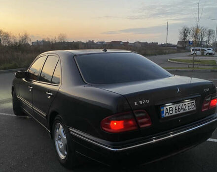 Чорний Мерседес Е-Клас, об'ємом двигуна 3.22 л та пробігом 395 тис. км за 4450 $, фото 3 на Automoto.ua