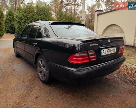 Черный Мерседес Е-Класс, объемом двигателя 2.4 л и пробегом 380 тыс. км за 2999 $, фото 5 на Automoto.ua