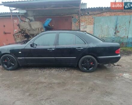 Черный Мерседес Е-Класс, объемом двигателя 2.8 л и пробегом 250 тыс. км за 3500 $, фото 16 на Automoto.ua