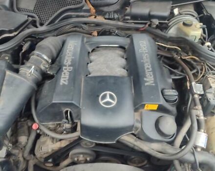 Черный Мерседес Е-Класс, объемом двигателя 2.8 л и пробегом 250 тыс. км за 3500 $, фото 3 на Automoto.ua