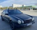Черный Мерседес Е-Класс, объемом двигателя 0 л и пробегом 200 тыс. км за 1118 $, фото 1 на Automoto.ua