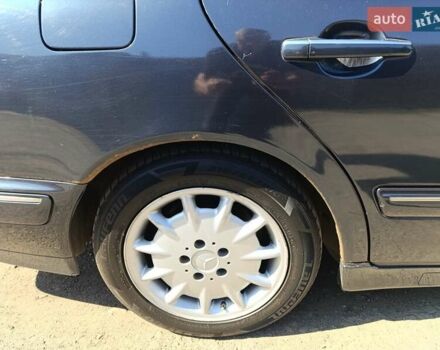 Черный Мерседес Е-Класс, объемом двигателя 2.8 л и пробегом 407 тыс. км за 4400 $, фото 20 на Automoto.ua