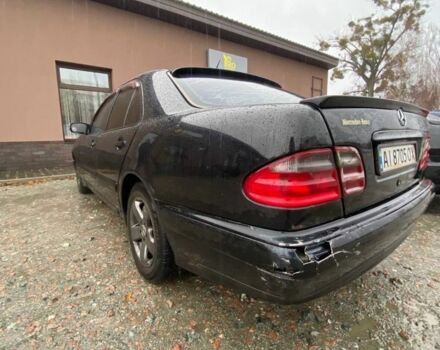 Черный Мерседес Е-Класс, объемом двигателя 2.4 л и пробегом 450 тыс. км за 2800 $, фото 4 на Automoto.ua