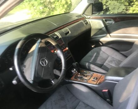 Черный Мерседес Е-Класс, объемом двигателя 2.4 л и пробегом 400 тыс. км за 3300 $, фото 3 на Automoto.ua