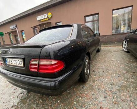 Черный Мерседес Е-Класс, объемом двигателя 2.4 л и пробегом 450 тыс. км за 2800 $, фото 3 на Automoto.ua