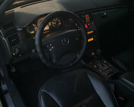 Чорний Мерседес Е-Клас, об'ємом двигуна 3.22 л та пробігом 395 тис. км за 4450 $, фото 24 на Automoto.ua