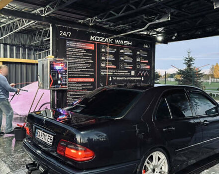 Мерседес Е-Класс 1999 в Киеве на Automoto.ua Черный Мерседес Е-Класс, объемом двигателя 4.3 л и пробегом 300 тыс. км за 3000 $, фото 2 на Automoto.ua