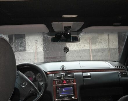 Черный Мерседес Е-Класс, объемом двигателя 4.3 л и пробегом 280 тыс. км за 3600 $, фото 4 на Automoto.ua