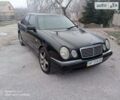 Черный Мерседес Е-Класс, объемом двигателя 2.8 л и пробегом 300 тыс. км за 4800 $, фото 1 на Automoto.ua