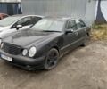 Черный Мерседес Е-Класс, объемом двигателя 2.8 л и пробегом 600 тыс. км за 1500 $, фото 1 на Automoto.ua