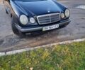 Черный Мерседес Е-Класс, объемом двигателя 2 л и пробегом 6 тыс. км за 3200 $, фото 1 на Automoto.ua