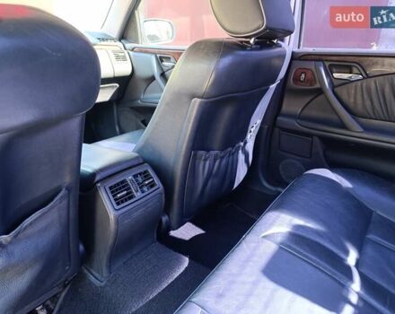 Черный Мерседес Е-Класс, объемом двигателя 2.8 л и пробегом 407 тыс. км за 4400 $, фото 10 на Automoto.ua