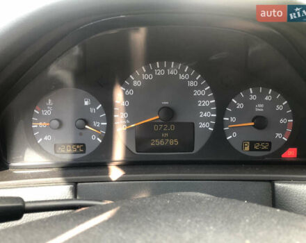 Черный Мерседес Е-Класс, объемом двигателя 2.8 л и пробегом 256 тыс. км за 2999 $, фото 9 на Automoto.ua