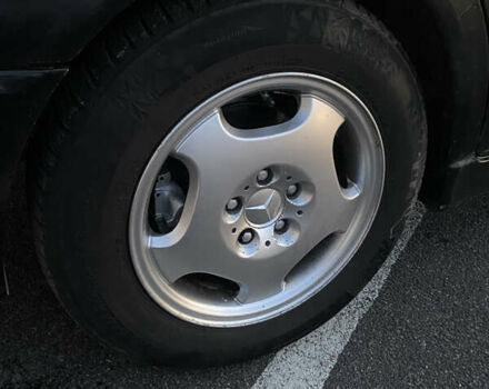 Чорний Мерседес Е-Клас, об'ємом двигуна 3.22 л та пробігом 395 тис. км за 4450 $, фото 17 на Automoto.ua