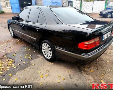 Чорний Мерседес Е-Клас, об'ємом двигуна 3.2 л та пробігом 268 тис. км за 5400 $, фото 3 на Automoto.ua