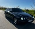 Черный Мерседес Е-Класс, объемом двигателя 2 л и пробегом 350 тыс. км за 4000 $, фото 1 на Automoto.ua