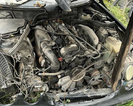 Чорний Мерседес Е-Клас, об'ємом двигуна 3.22 л та пробігом 420 тис. км за 2000 $, фото 11 на Automoto.ua