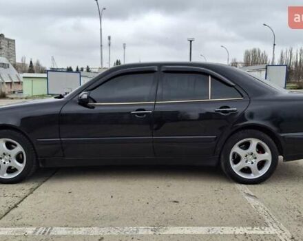 Чорний Мерседес Е-Клас, об'ємом двигуна 3.2 л та пробігом 322 тис. км за 3300 $, фото 2 на Automoto.ua