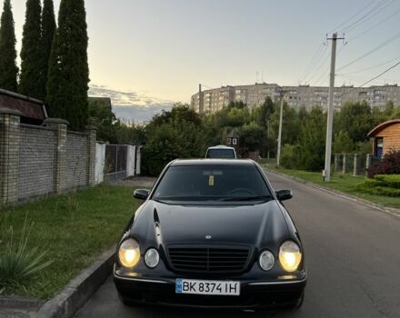 Черный Мерседес Е-Класс, объемом двигателя 2.7 л и пробегом 350 тыс. км за 4100 $, фото 3 на Automoto.ua