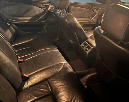 Чорний Мерседес Е-Клас, об'ємом двигуна 2.8 л та пробігом 372 тис. км за 3800 $, фото 4 на Automoto.ua