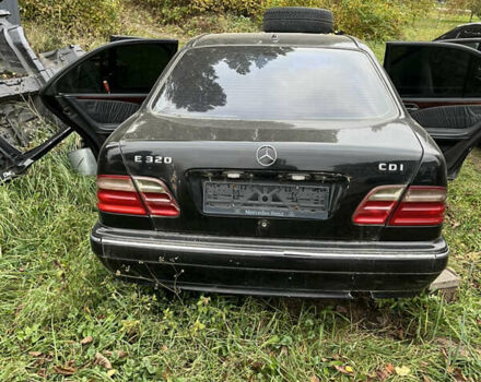 Чорний Мерседес Е-Клас, об'ємом двигуна 3.22 л та пробігом 420 тис. км за 2000 $, фото 14 на Automoto.ua