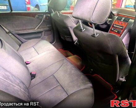 Чорний Мерседес Е-Клас, об'ємом двигуна 3.2 л та пробігом 268 тис. км за 5400 $, фото 13 на Automoto.ua