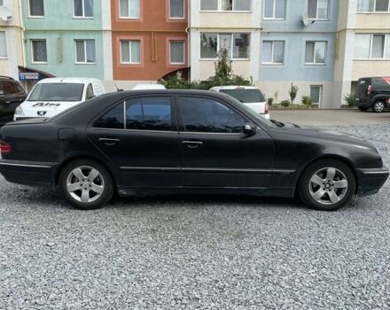 Черный Мерседес Е-Класс, объемом двигателя 3.2 л и пробегом 355 тыс. км за 3200 $, фото 2 на Automoto.ua