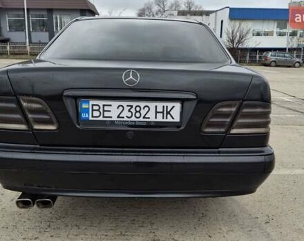 Чорний Мерседес Е-Клас, об'ємом двигуна 3.2 л та пробігом 322 тис. км за 3300 $, фото 4 на Automoto.ua