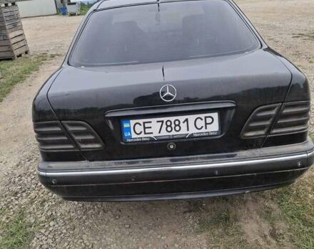 Черный Мерседес Е-Класс, объемом двигателя 2.1 л и пробегом 325 тыс. км за 4200 $, фото 1 на Automoto.ua